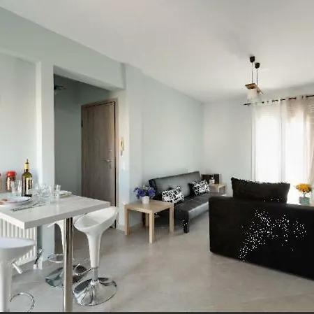 Bright Spacious Two-bedroom Apartment *