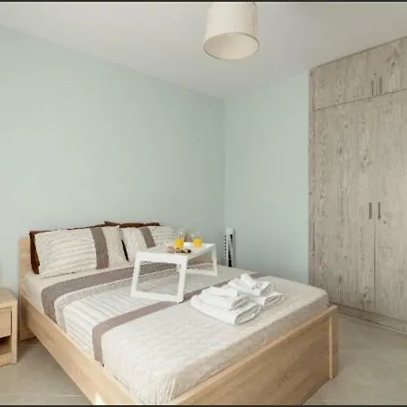 Bright Spacious Two-bedroom Apartment Thessaloniki