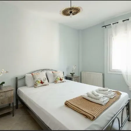 Bright Spacious Two-bedroom *