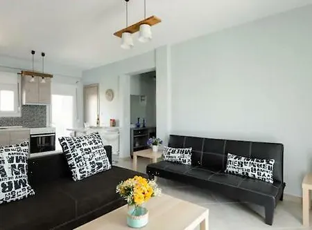 Bright Spacious Two-bedroom Apartamento Tessalónica